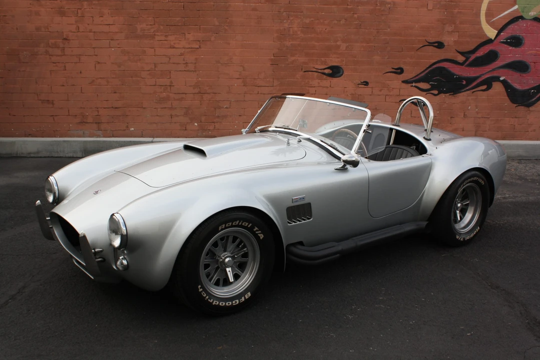 Shelby Cobra Replica - Image 4 of 31