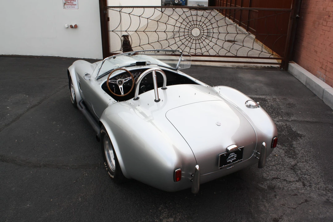 Shelby Cobra Replica - Image 28 of 31