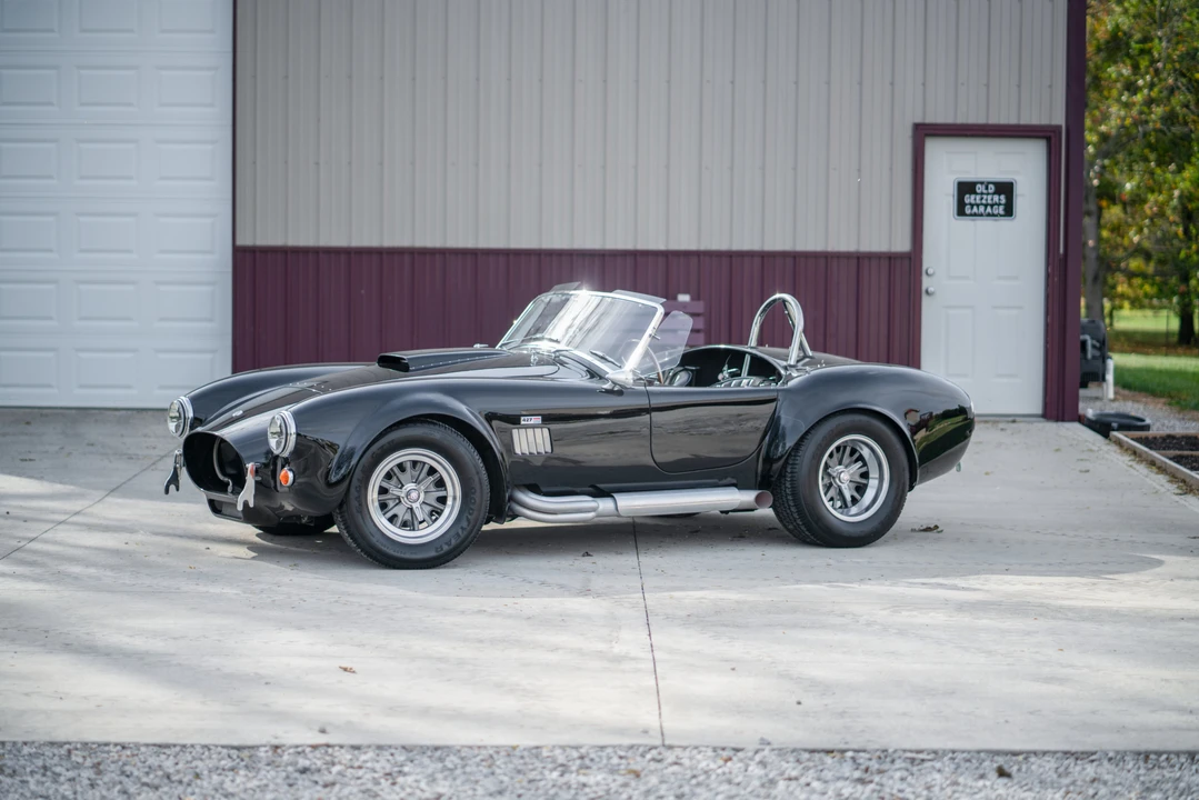 Shelby Cobra Replica - Image 15 of 31