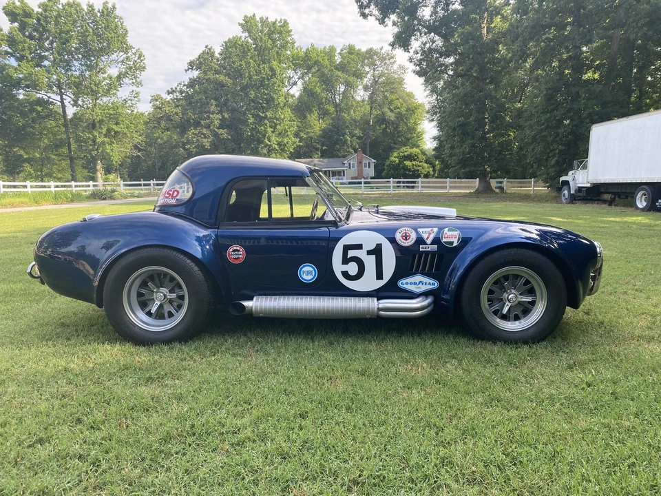 Shelby Cobra Replica - Image 11 of 31