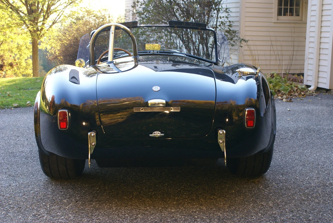 Shelby Cobra Replica - Image 17 of 31