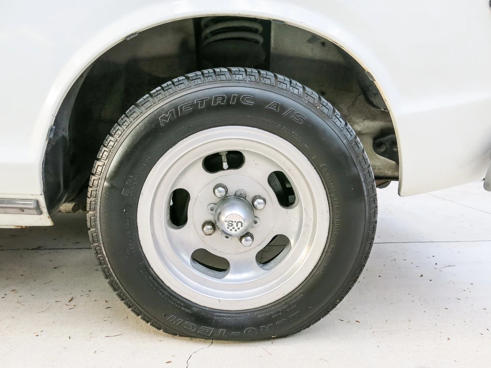 1974 Nissan 610 Bluebird - Image 9 of 24