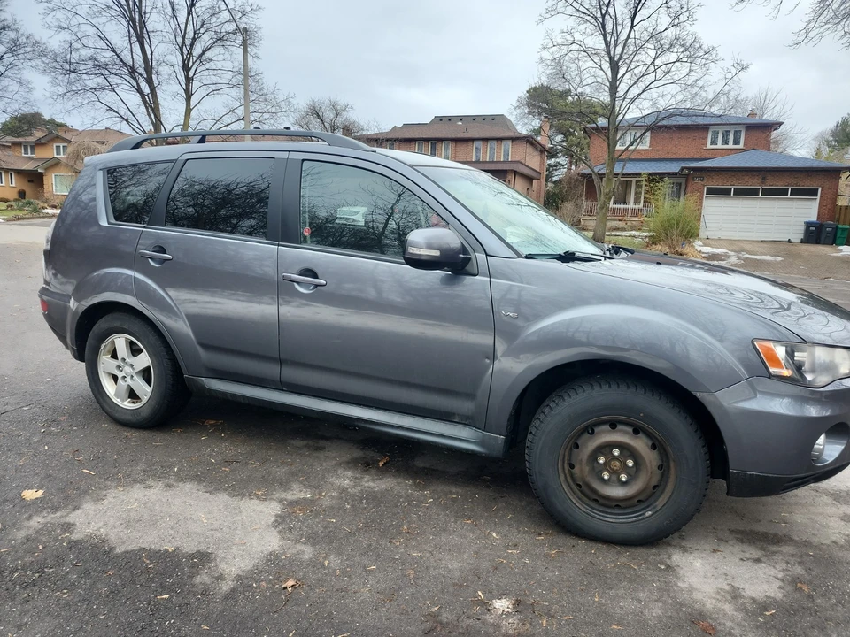 2012 Mitsubishi Outlander - Image 3 of 7