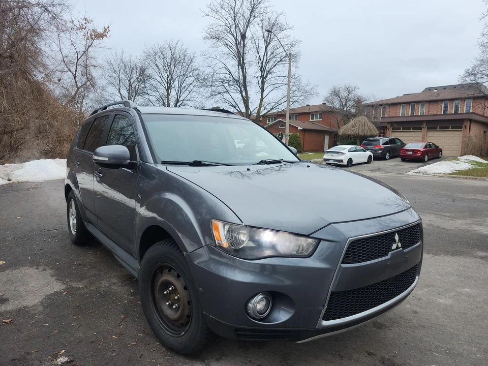 2012 Mitsubishi Outlander - Image 2 of 7