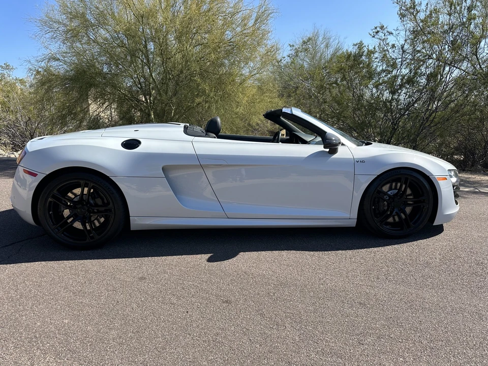 2011 Audi 42 R8 - Image 8 of 31