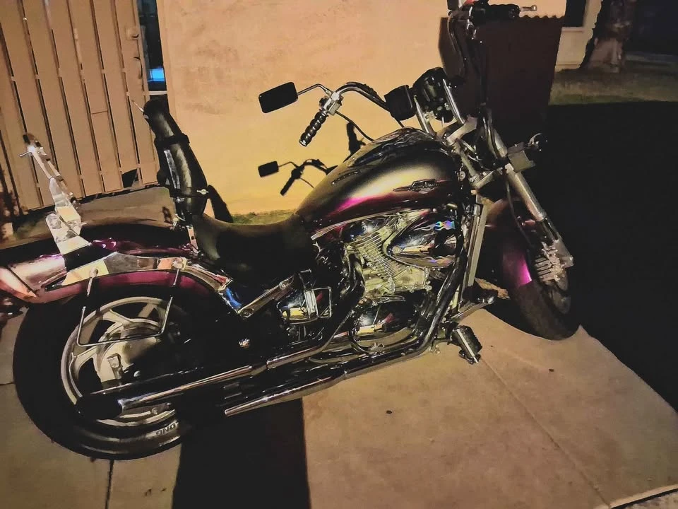 Suzuki Boulevard - Image 6 of 7