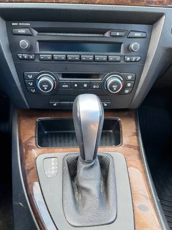 2009 BMW E90 3 Series Sedan - Image 9 of 16