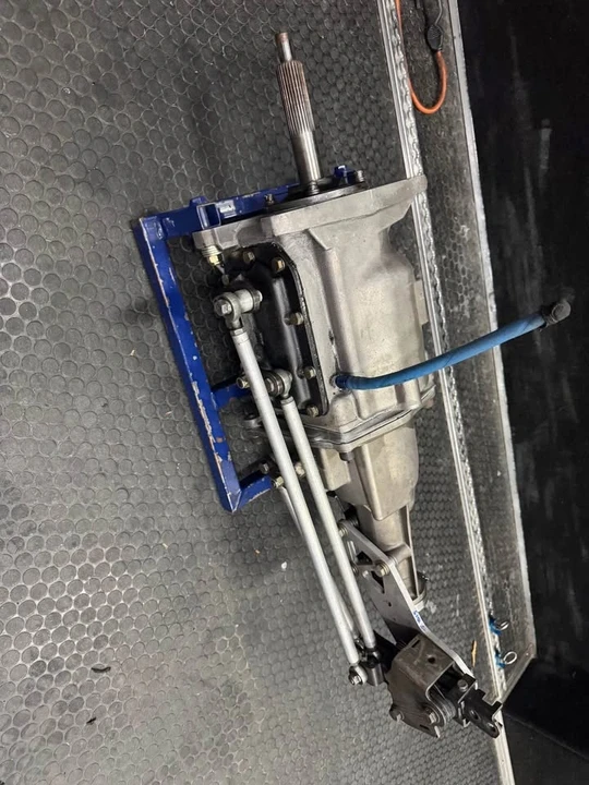 Parts & Memorabilia Gearboxes - Image 3 of 3