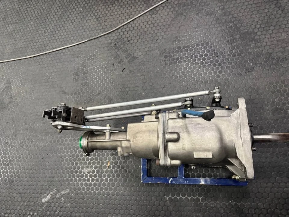 Parts & Memorabilia Gearboxes - Image 2 of 3