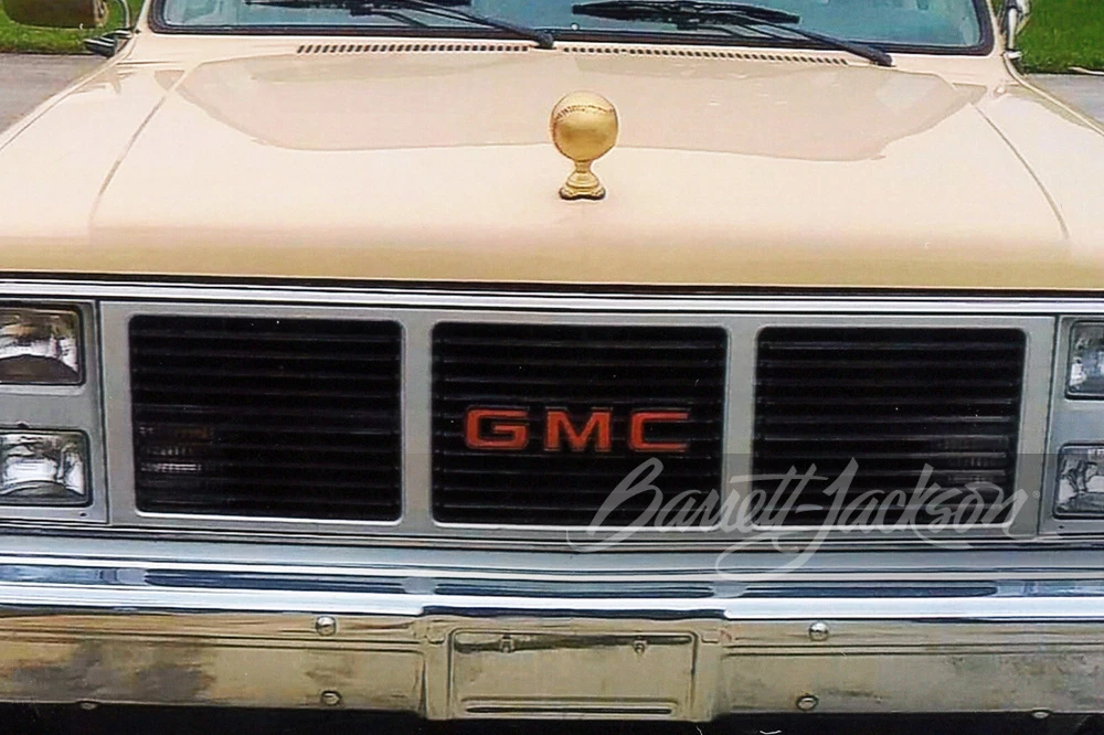 1987 GMC Suburban 7th Gen - Image 6 of 15