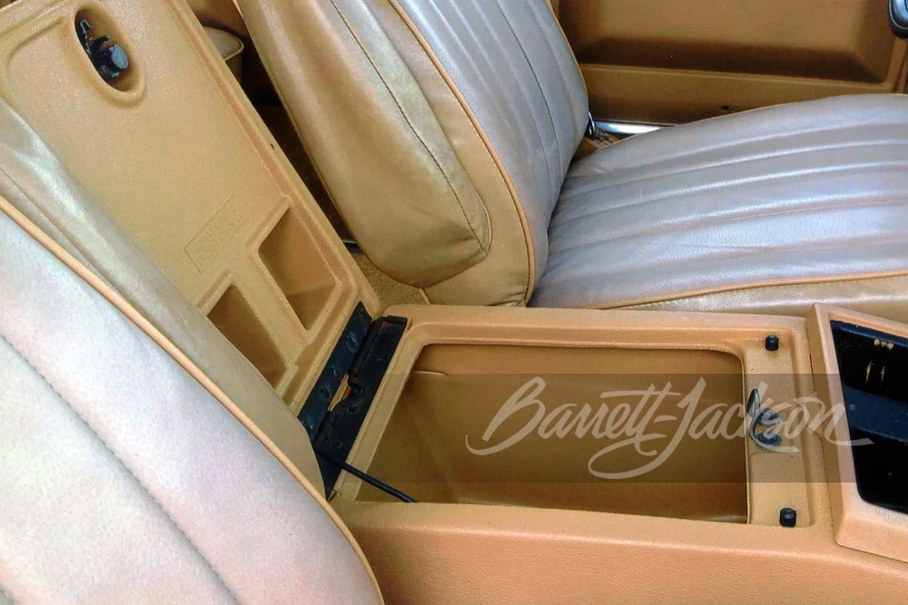 1987 GMC Suburban 7th Gen - Image 14 of 15