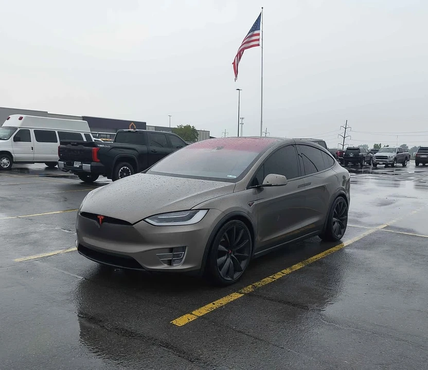 2016 Tesla Model X - Image 4 of 10