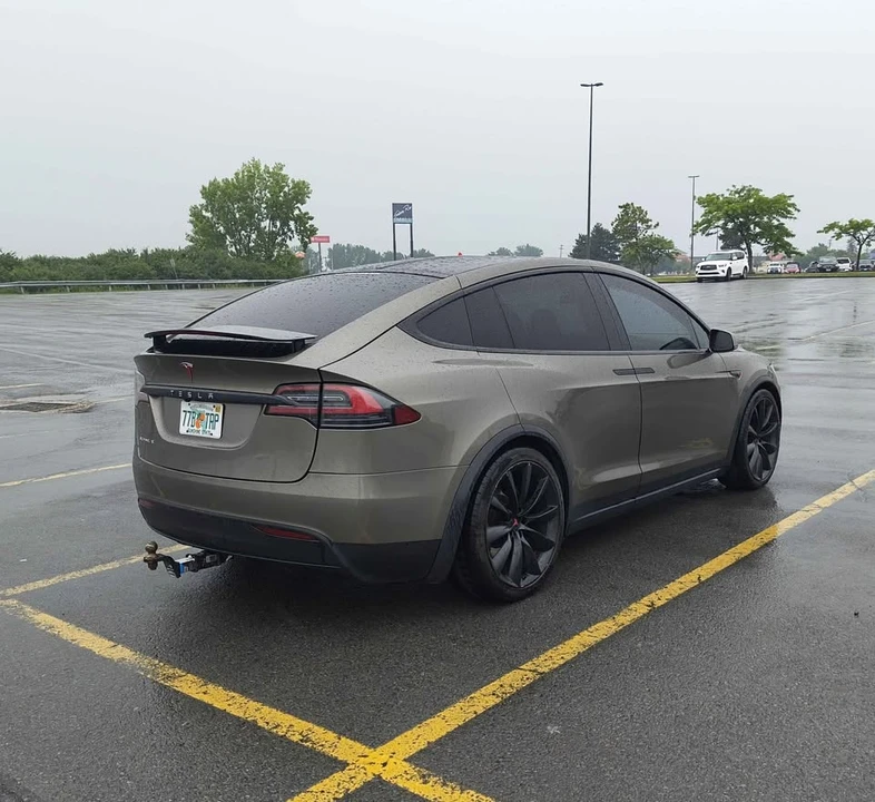 2016 Tesla Model X - Image 8 of 10