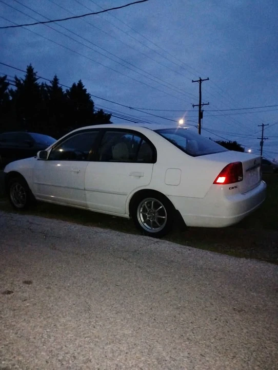2003 Honda Civic 7th Gen - Image 5 of 10