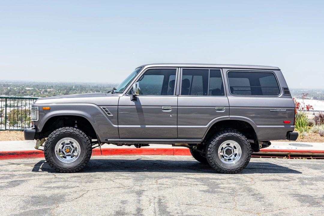 1990 Toyota J60 Land Cruiser - Image 8 of 31