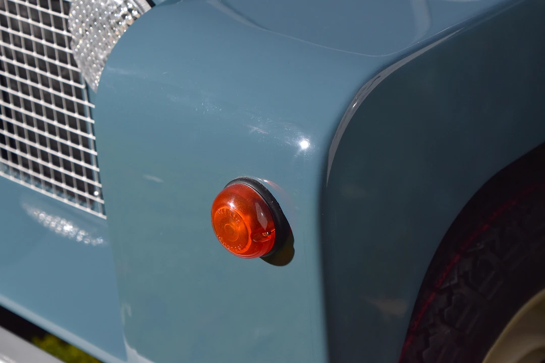 Land Rover - Image 25 of 31