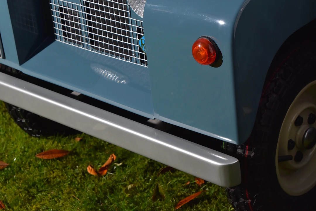 Land Rover - Image 26 of 31