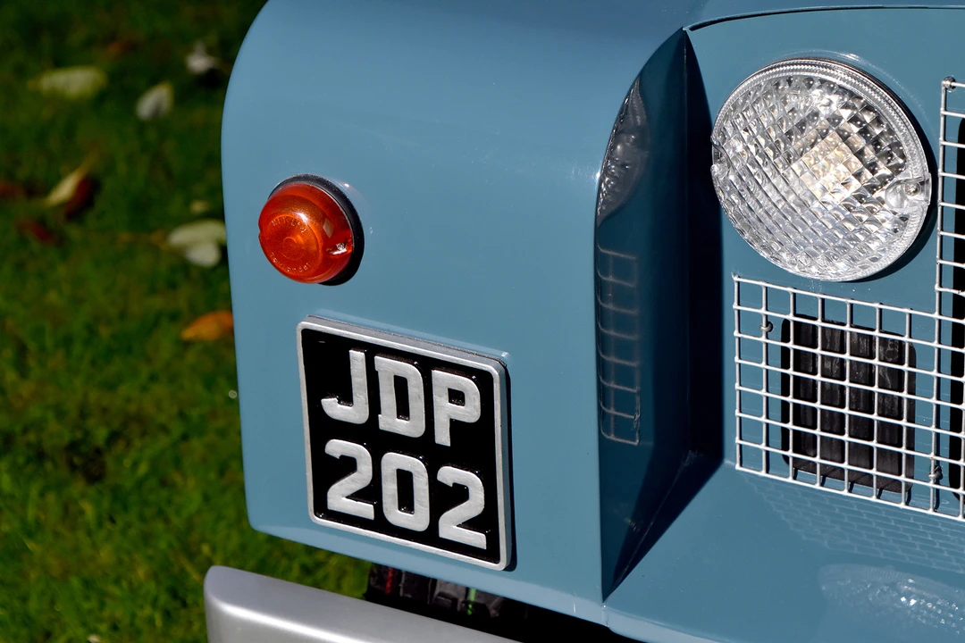 Land Rover - Image 28 of 31