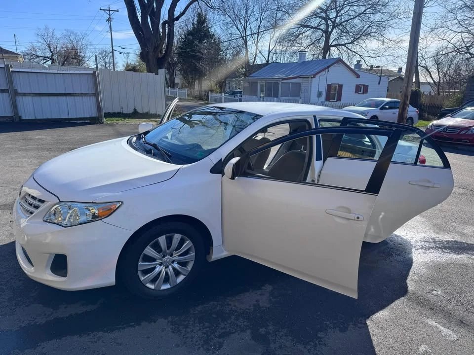 2013 Toyota Corolla 10th Gen - Image 5 of 7