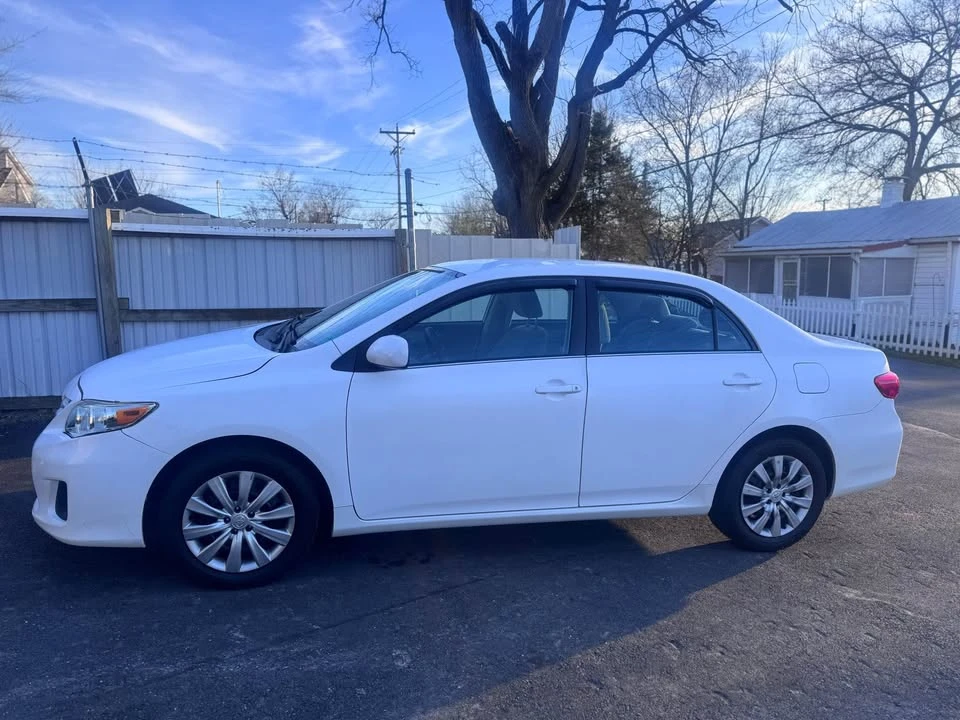 2013 Toyota Corolla 10th Gen - Image 2 of 7
