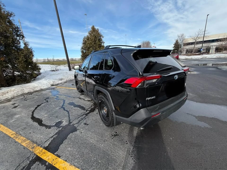 Toyota RAV4 - Image 7 of 10