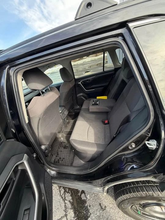 Toyota RAV4 - Image 9 of 10