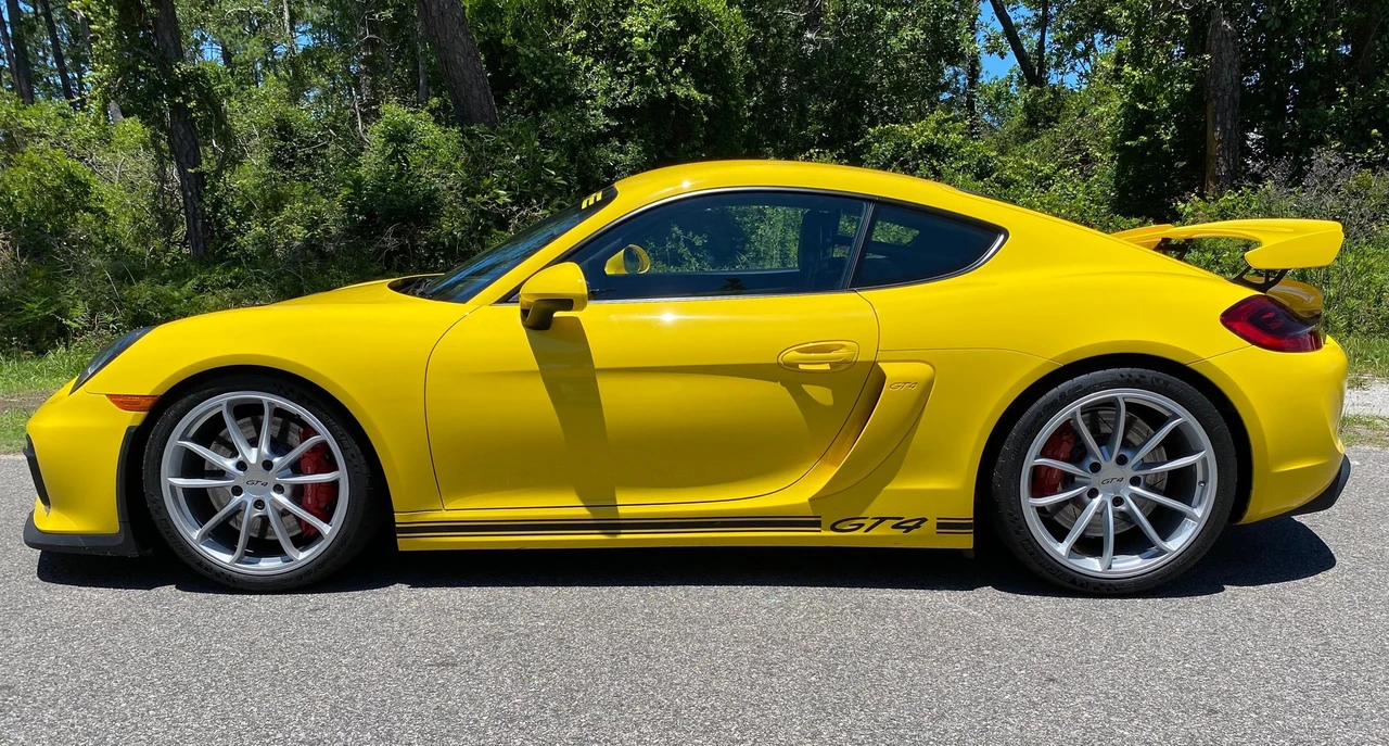 2016 Porsche 981 Cayman GT4 - Image 2 of 10