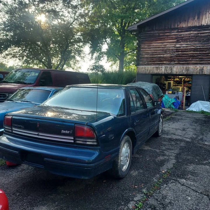 1997 Oldsmobile Cutlass Supreme - Image 3 of 4