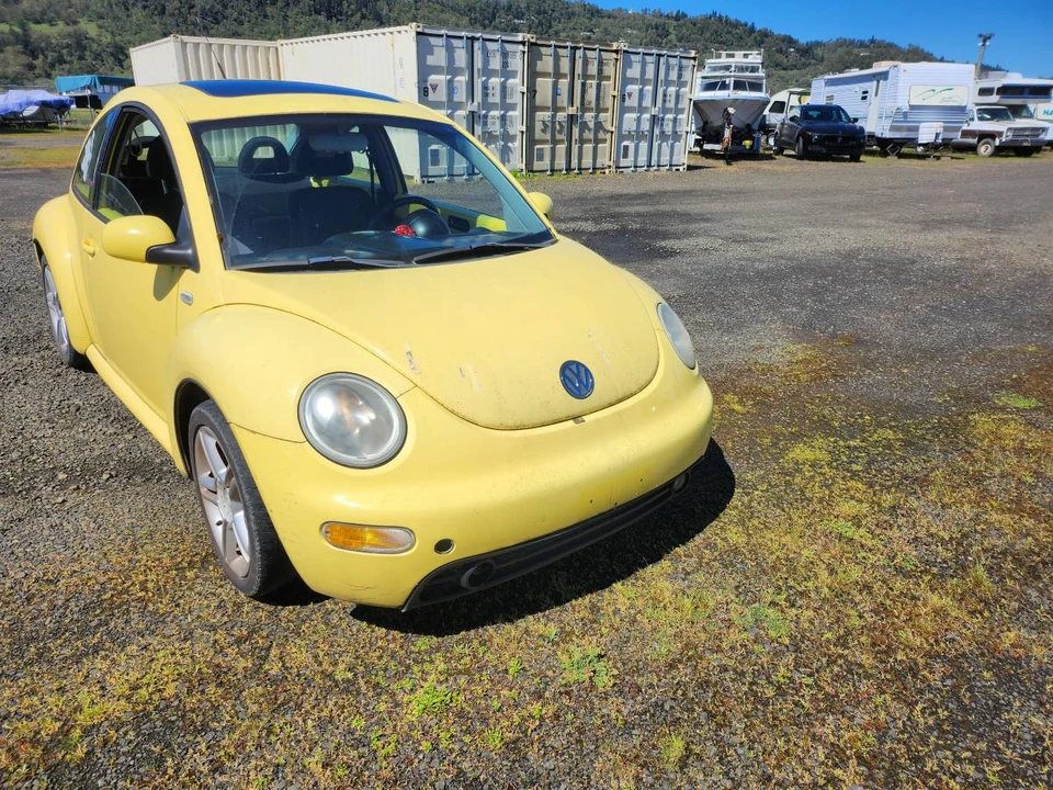 2002 Volkswagen New Beetle - Image 3 of 9