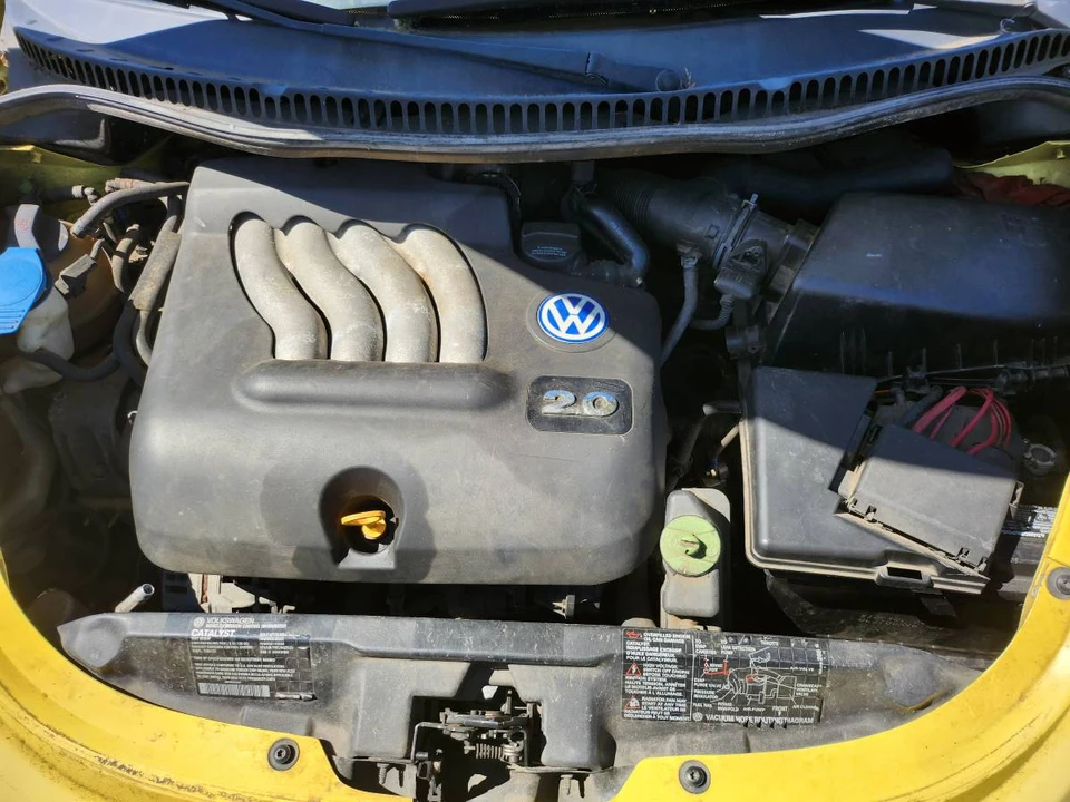 2002 Volkswagen New Beetle - Image 9 of 9