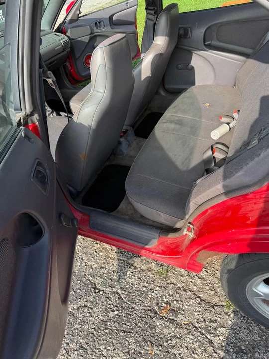 1995 Dodge Neon - Image 10 of 10