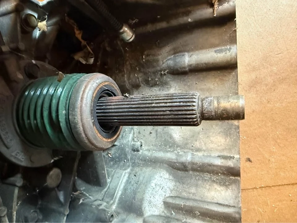 Parts & Memorabilia Gearboxes - Image 3 of 5