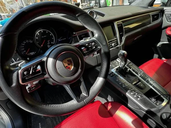 2016 Porsche Macan Turbo - Image 8 of 10