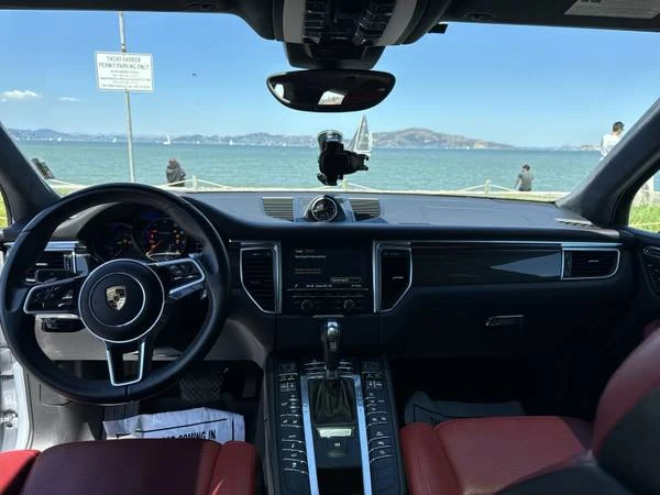 2016 Porsche Macan Turbo - Image 12 of 17