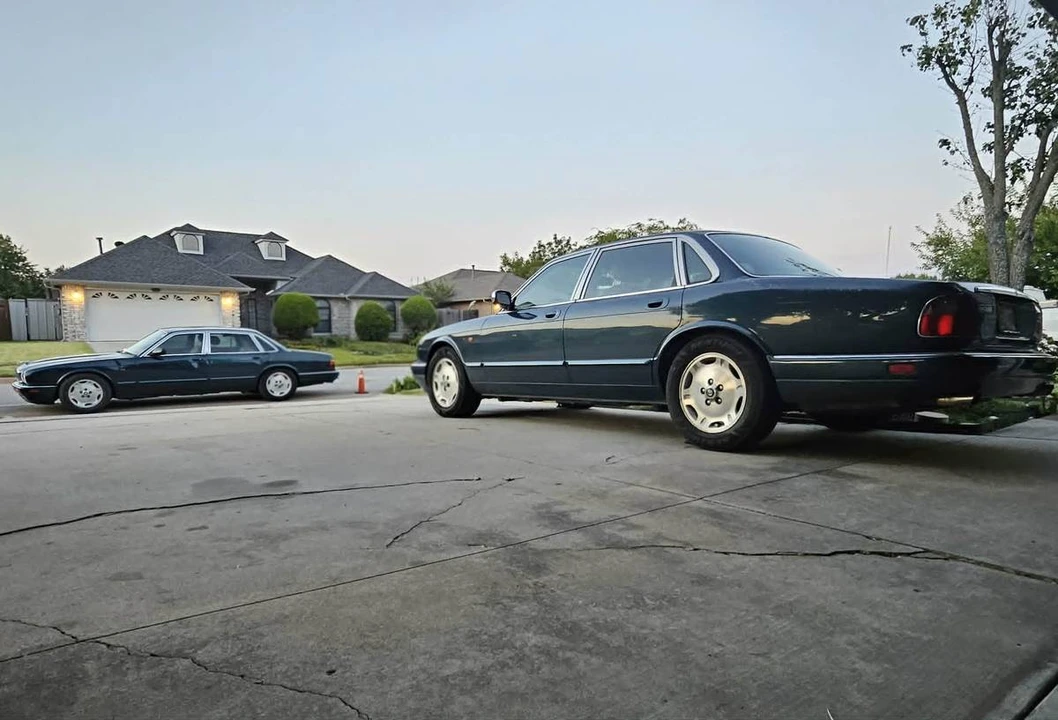 1995 Jaguar X300 XJ - Image 2 of 24