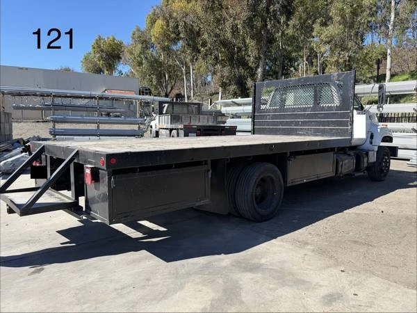 1999 GMC TopKick - Image 3 of 6