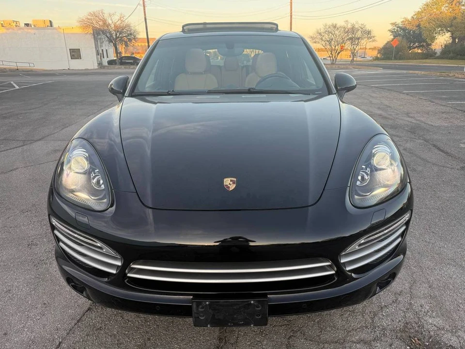 2014 Porsche 958 Cayenne - Image 2 of 23