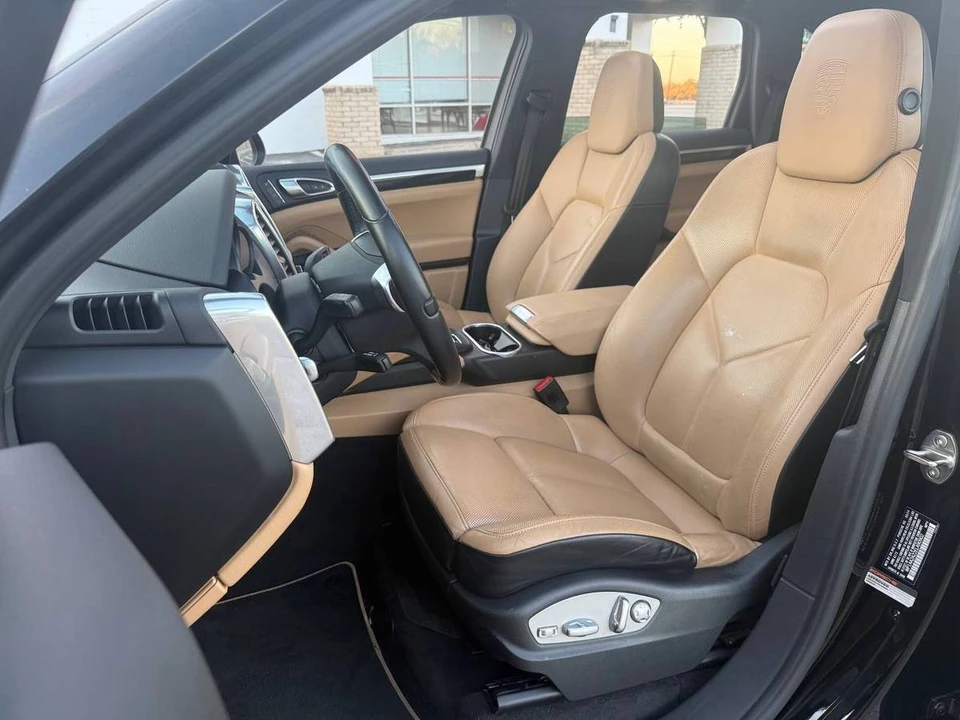 2014 Porsche 958 Cayenne - Image 10 of 23