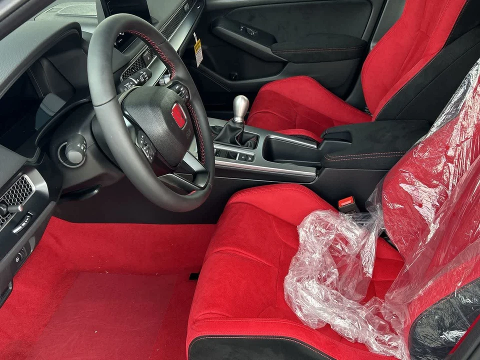 2026 Honda FL5 Civic Type R - Image 11 of 22