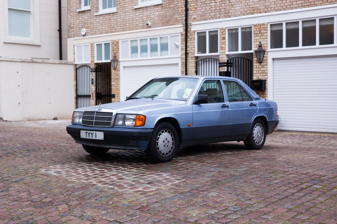 Mercedes-Benz 190E - Image 2 of 31