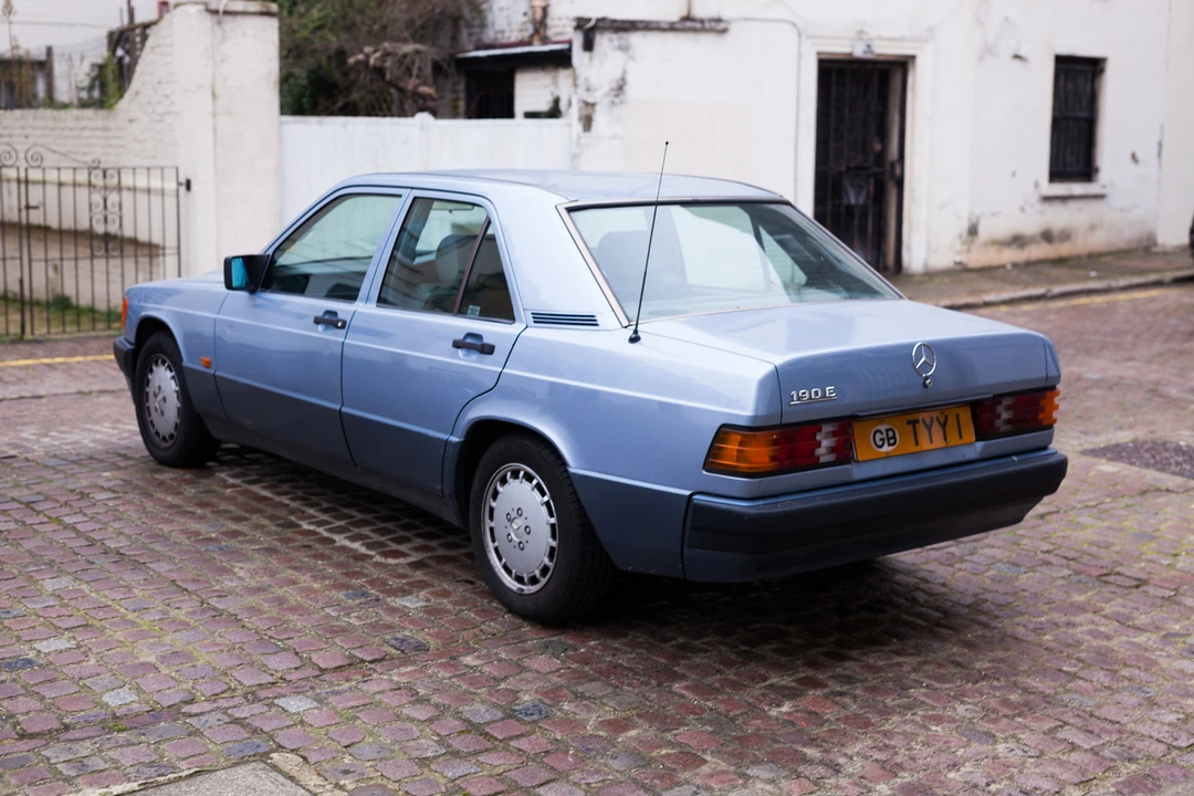 Mercedes-Benz 190E - Image 9 of 31