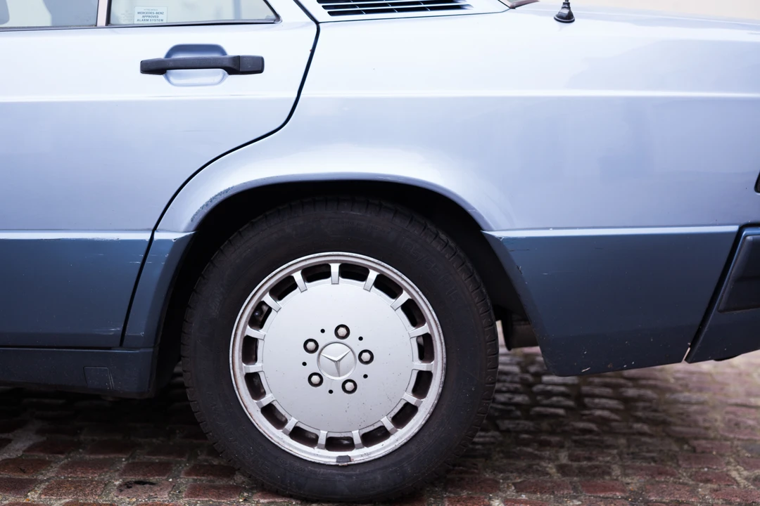 Mercedes-Benz 190E - Image 10 of 31