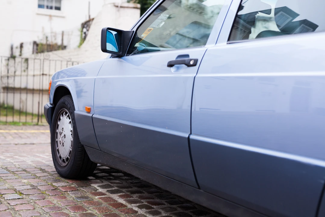 Mercedes-Benz 190E - Image 12 of 31