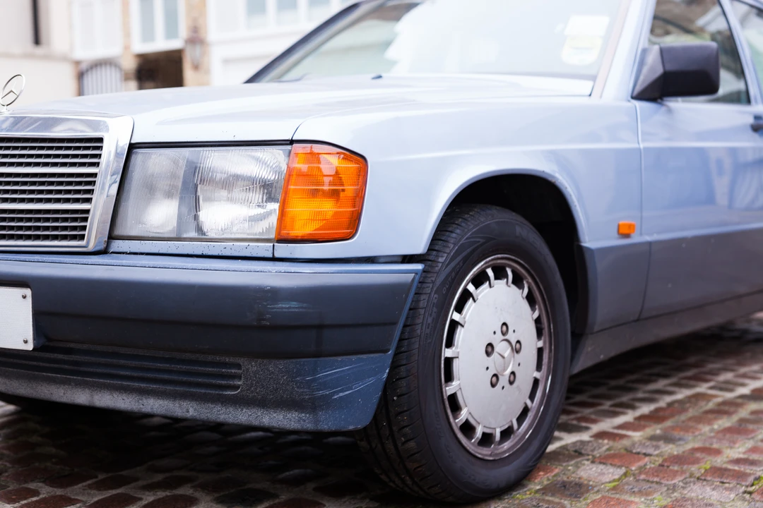Mercedes-Benz 190E - Image 14 of 31