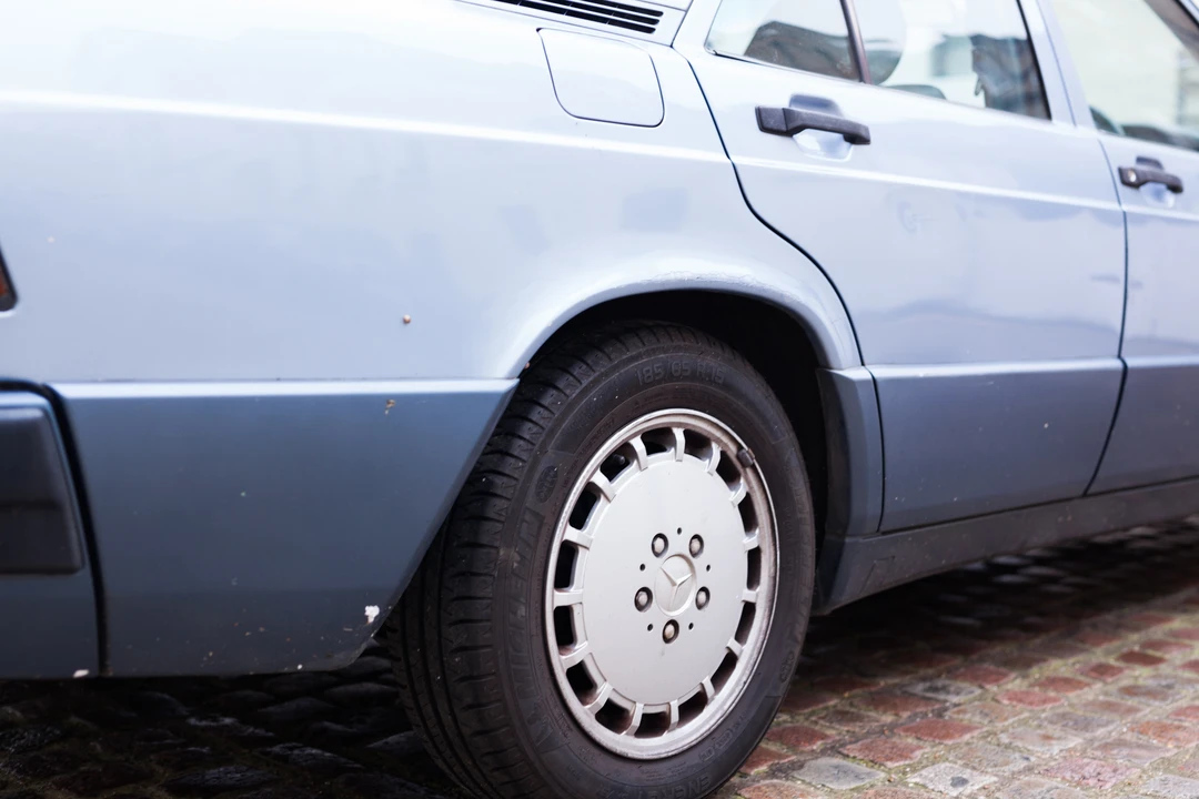Mercedes-Benz 190E - Image 18 of 31