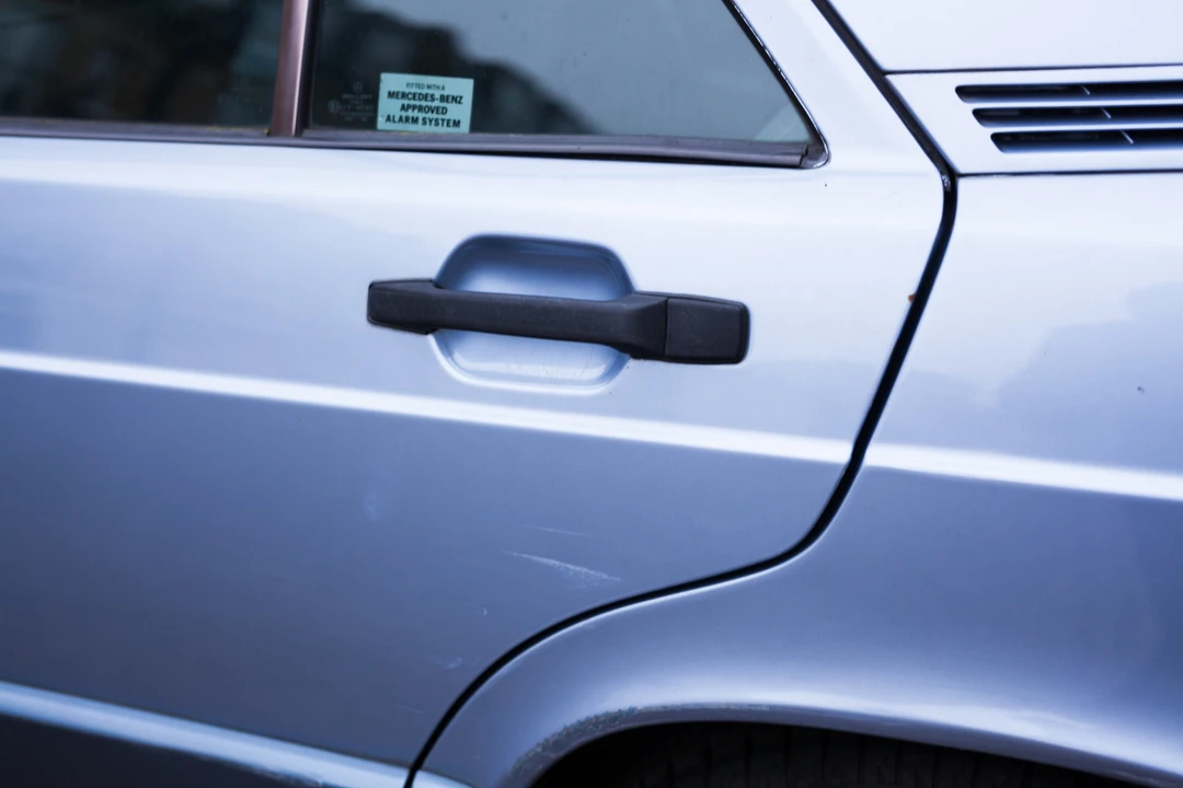 Mercedes-Benz 190E - Image 21 of 31