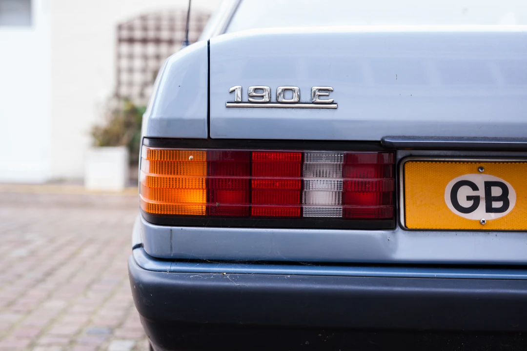 Mercedes-Benz 190E - Image 26 of 31