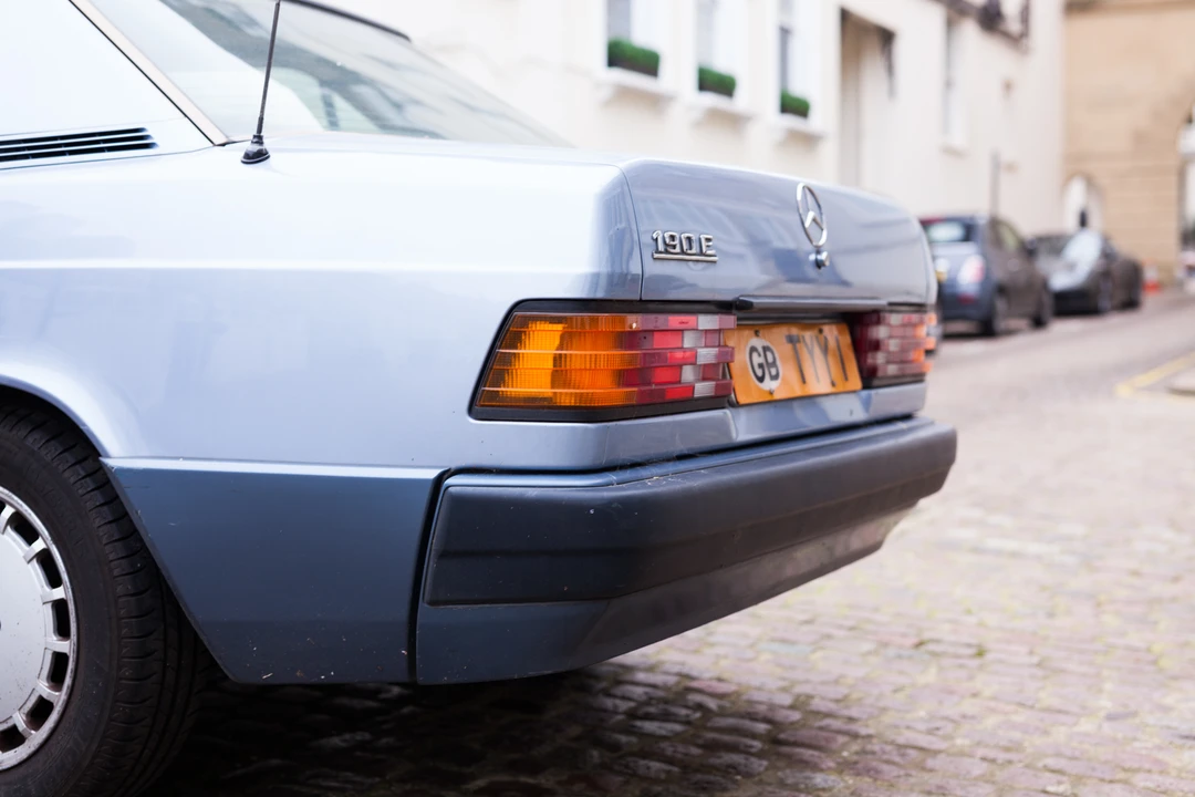 Mercedes-Benz 190E - Image 28 of 31