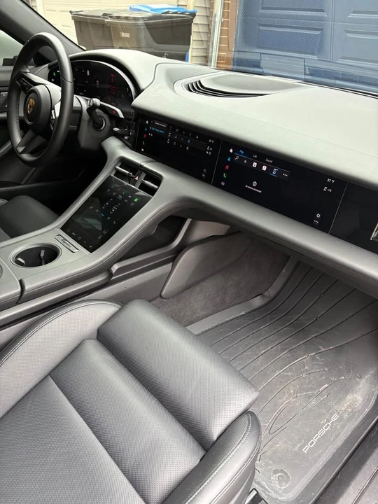 2023 Porsche Taycan - Image 9 of 10