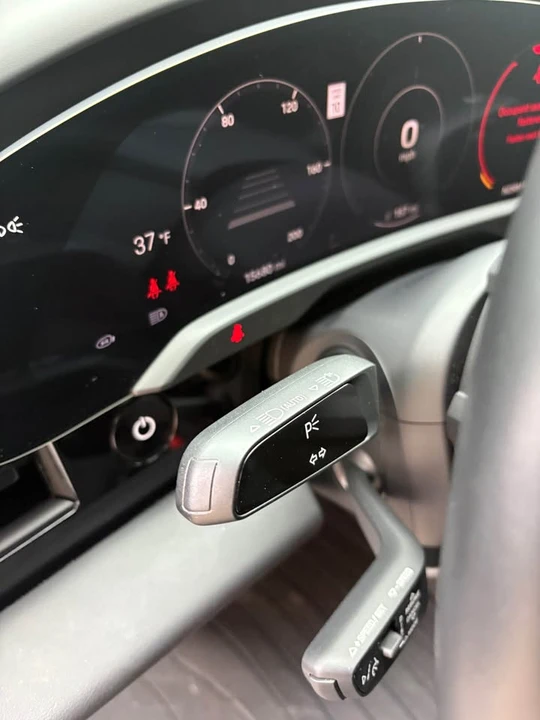 2023 Porsche Taycan - Image 5 of 10